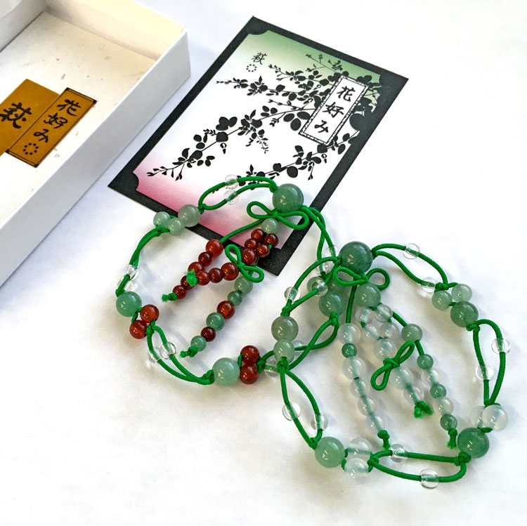 今月のプレゼント　創作腕輪念珠「花好み　萩」