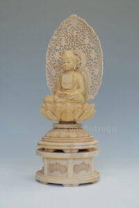 カナダ檜　坐釈迦2.0寸　増台付き