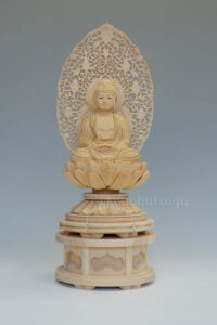 カナダ檜　坐釈迦2.0寸　増台付き